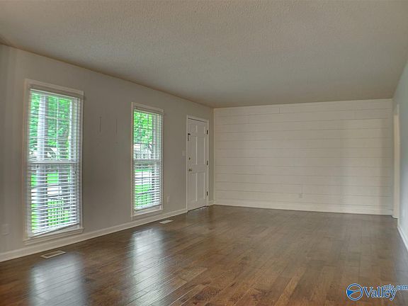 5th image of 812 Ashwood Dr