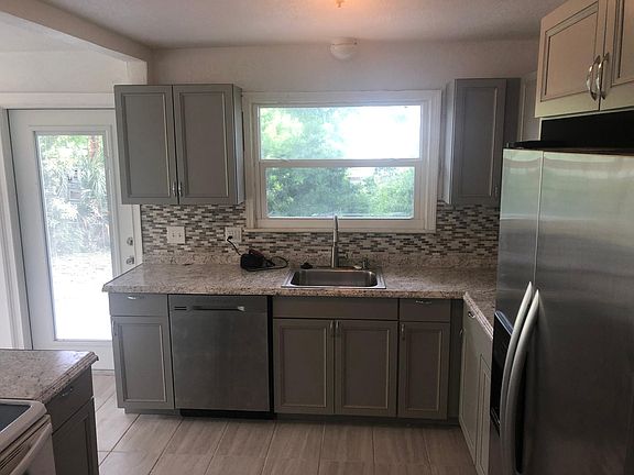 3rd image of 2313 S Peninsula Dr
