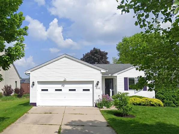 1040 Heritage Dr, Saline, MI 48176