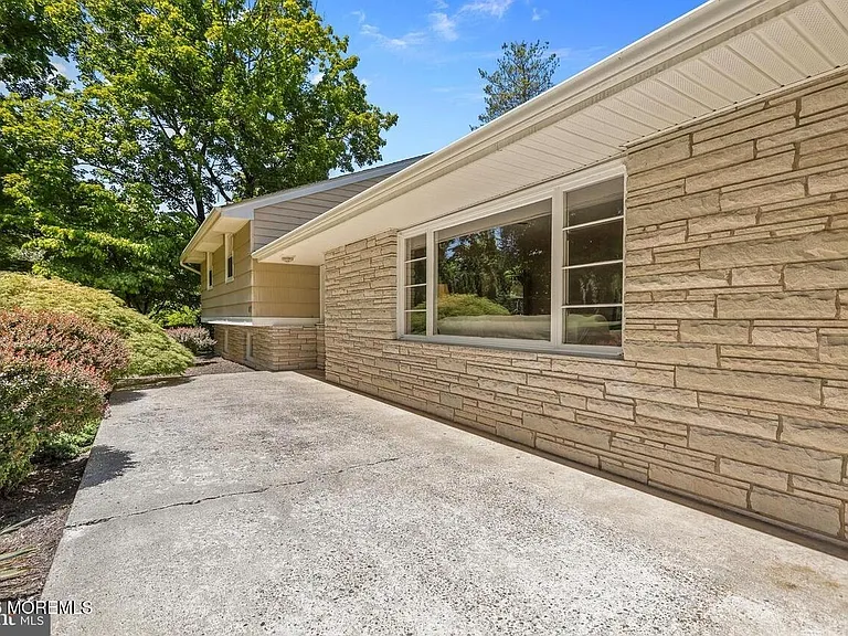 87 Hillside Dr — Photo 12
