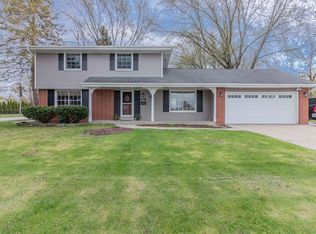 W172N8917 Shady Ln, Menomonee Falls, WI 53051