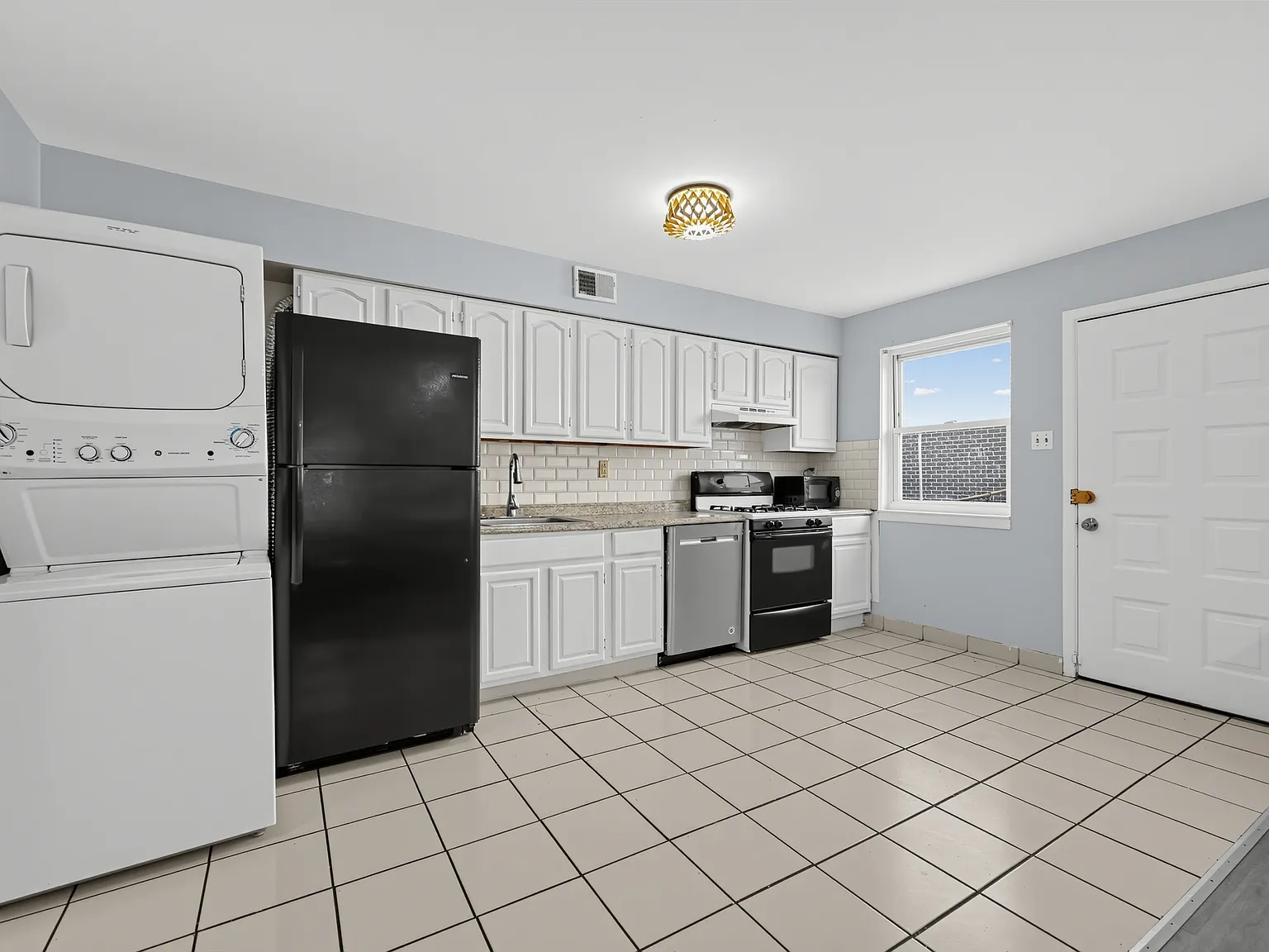 2129 N Marvine St — Photo 3