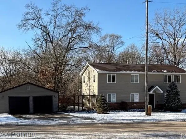 11520 Weiman Dr, Pinckney, MI 48169