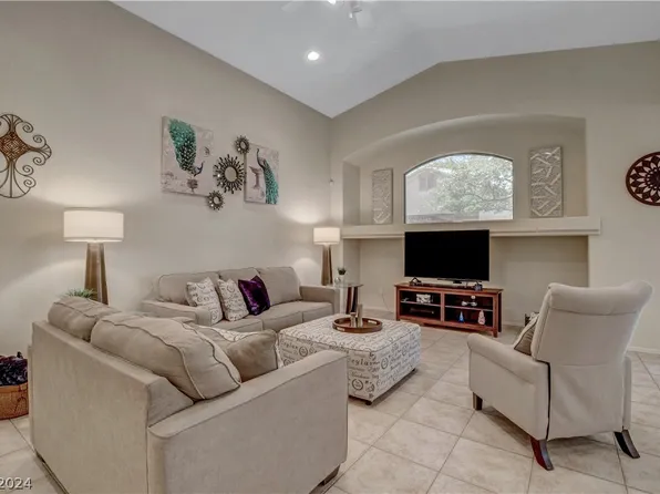 8129 Chimney Bluffs St, North Las Vegas, NV 89085