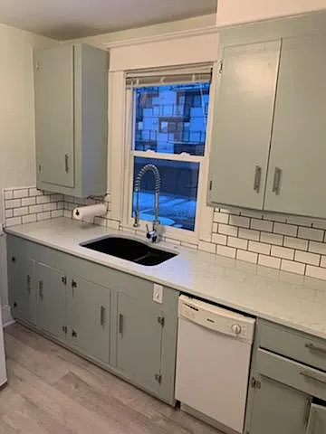 1522 Taylor Ave N #C — Photo 11