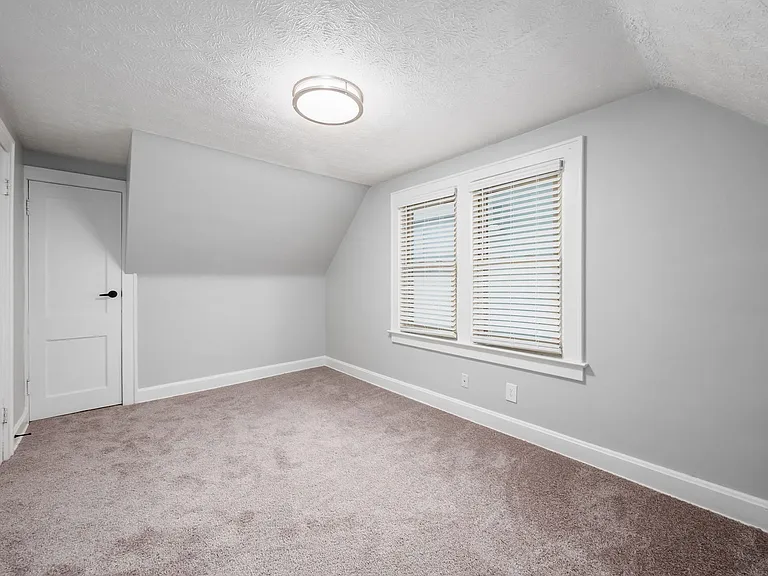 The Chambers Apartments — Photo 45