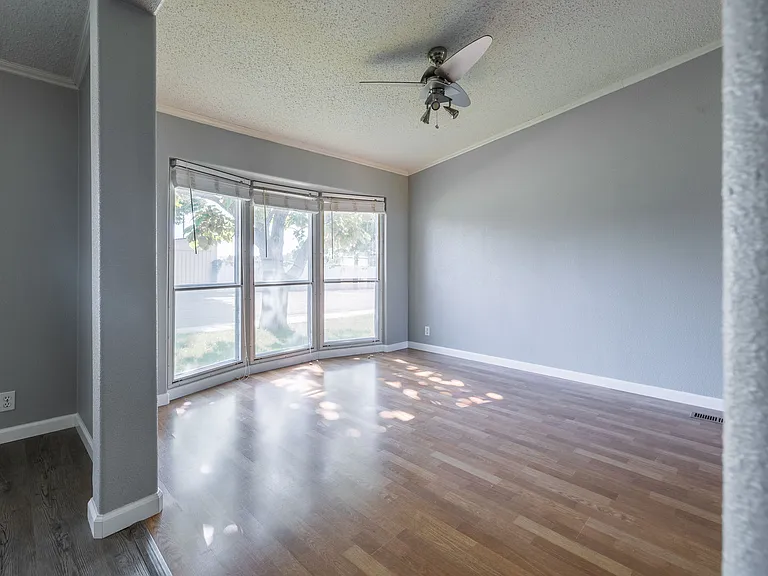 10 Road 4902 — Photo 17