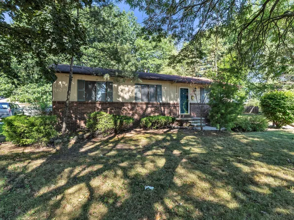 24533 Grove Ave, Eastpointe, MI 48021