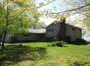 6444 W Hillcrest Dr, Manistique, MI 49854
