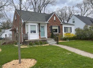 946 Pinecrest Dr, Ferndale, MI