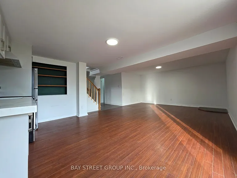 882 Southdown Dr #BASEMENT — Photo 15