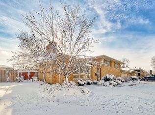 582 W Potter St, Wood Dale, IL 60191