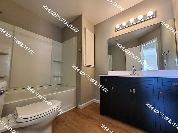 121 Ames St — Photo 11