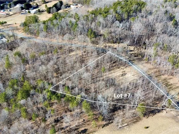 4050 Rolling Hill Dr #7, Tobaccoville, NC 27050