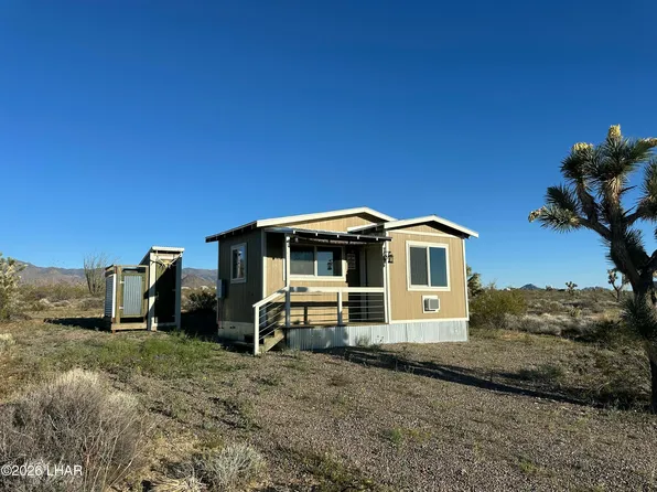 122 S Carrow Rd, Yucca, AZ 86438