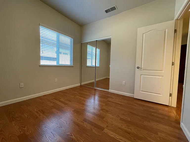 444 Lone Spur Dr — Photo 8