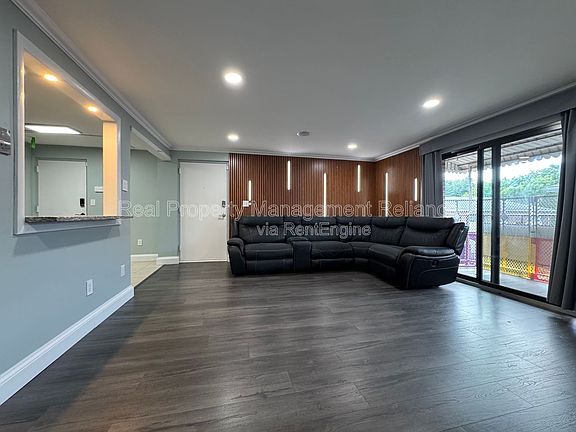 2nd image of 50 Colonial Dr Unit 8