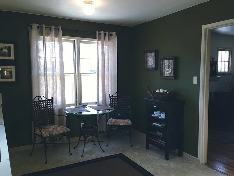 412 Elberta Ave — Photo 2