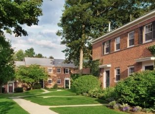 300 Beverly Rd, Brookline, MA 02467