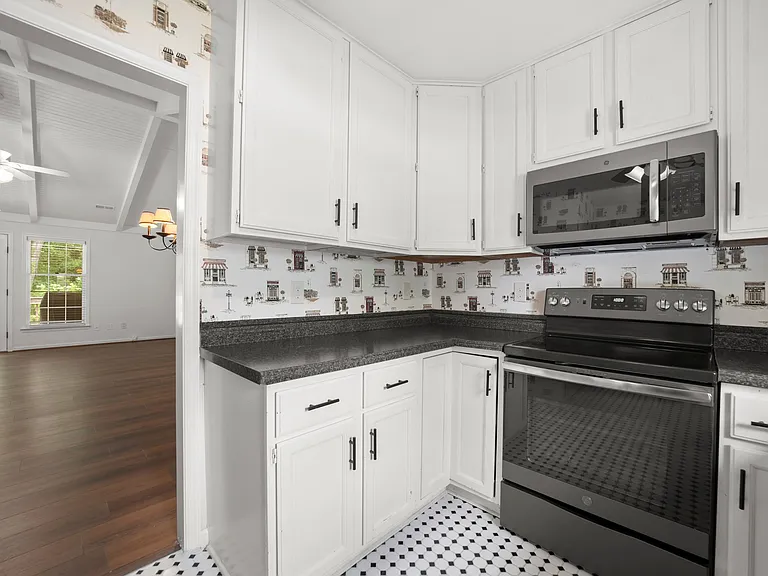 1240 Watermark Ct — Photo 2