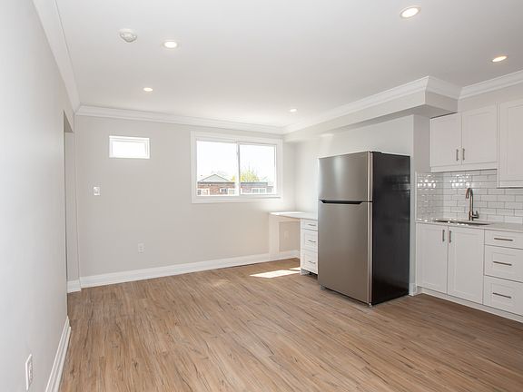 2nd image of 81 Empire St #13