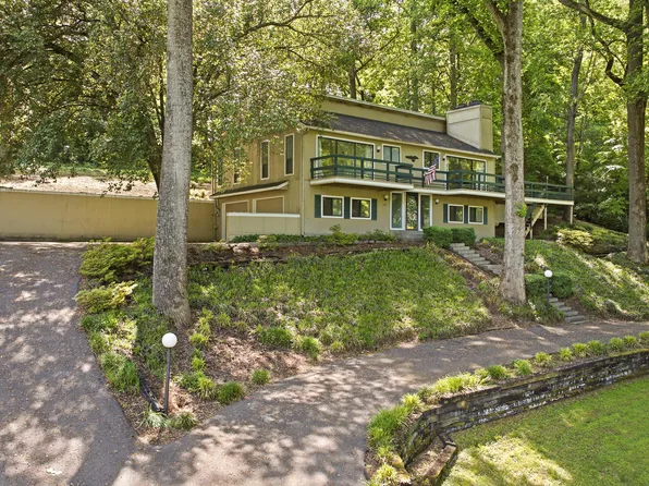 1313 S Chilhowee Dr, Knoxville, TN 37914