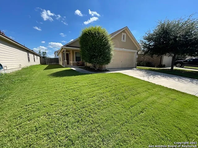 3 bed, 2.0 bath, 1229 sqft, $1,580 — Photo 3