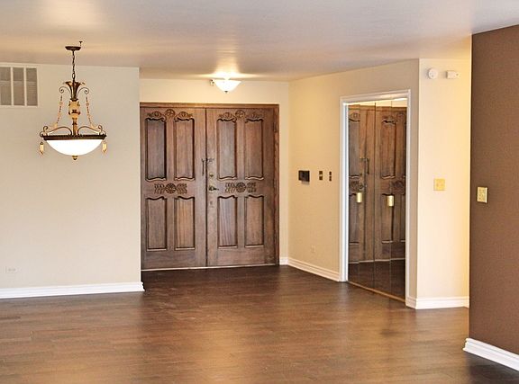 2nd image of 467 Hiawatha Trl APT 101