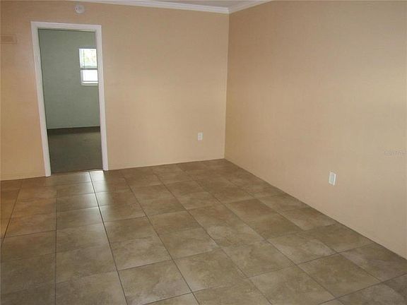3rd image of 810 Tyrone Blvd N APT H2