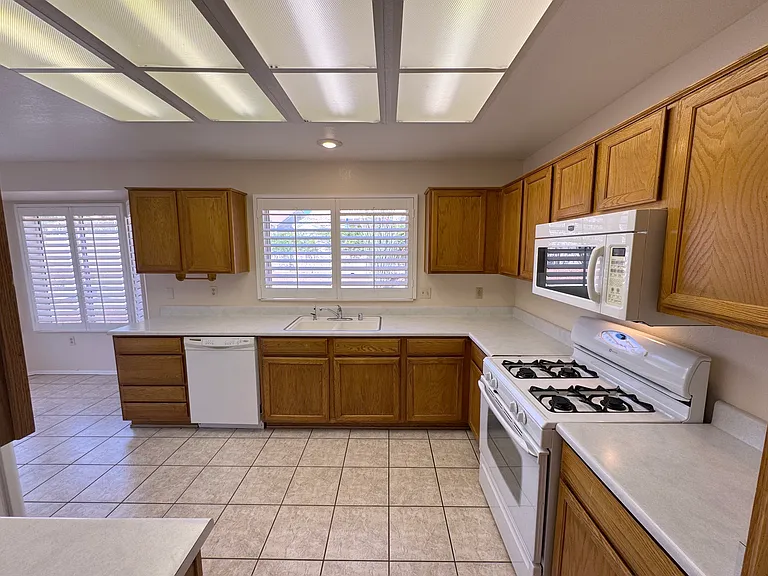3009 Redington Dr — Photo 8