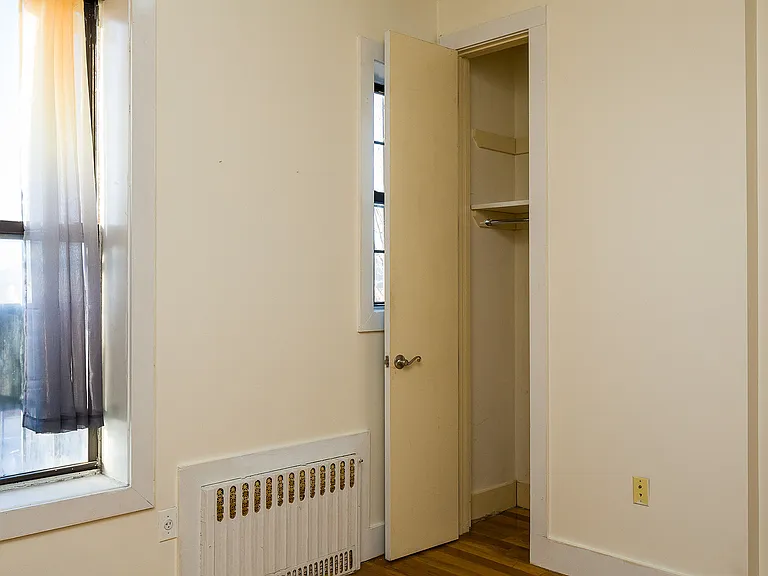 171 Starr St #3A — Photo 4