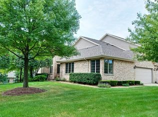 17 Lahinch Dr, Lemont, IL 60439