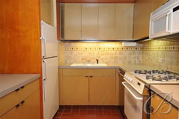 Sold by Bellmarc Realty | media 4