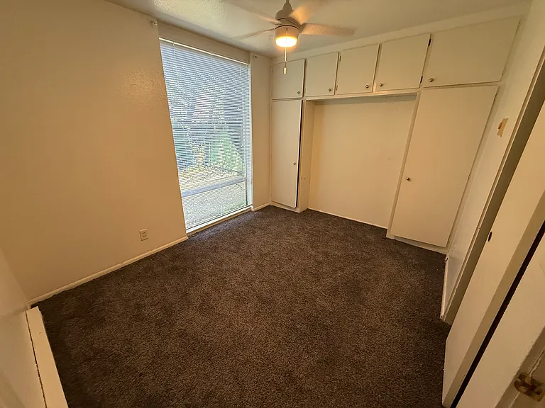 129 11th Ave E #101 — Photo 19