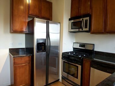 3rd image of 3240 W Leland Ave #2B