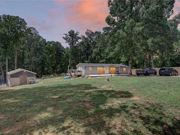 2nd image of 424 Back Creek Church Rd