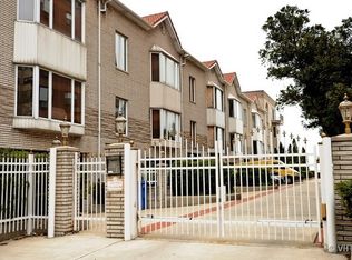 5833 N Sheridan Rd, Chicago, IL 60660