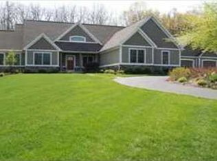 2626 Oak Highland Ct SE, Lowell, MI 49331
