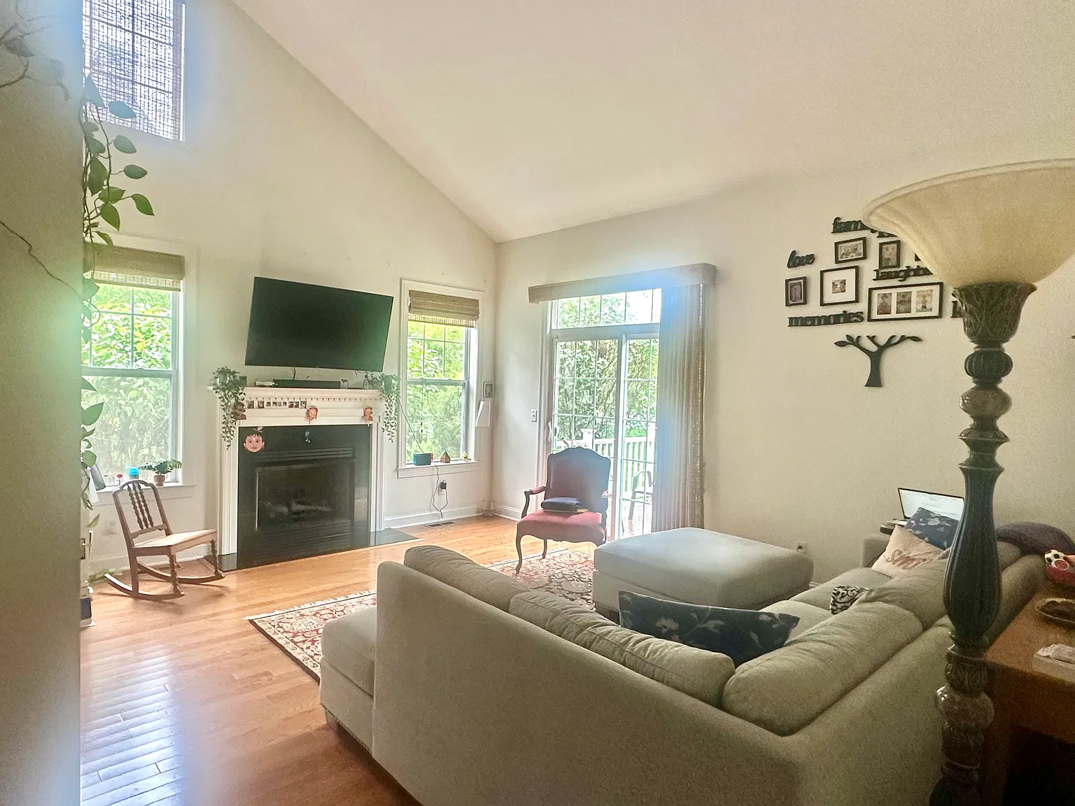 3 bed, 3.5 bath, 2895 sqft, $4,500 — Photo 2
