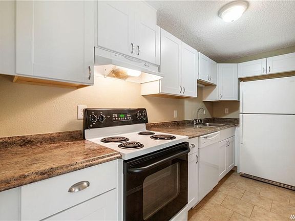 4th image of 4104 7th St SW Unit A