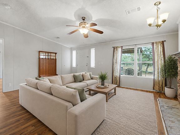 5th image of 100 SANDY OAK LN