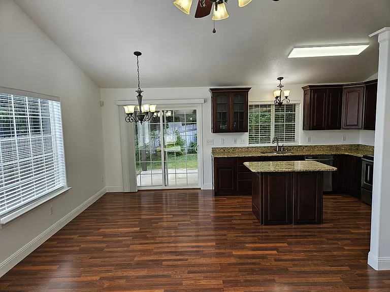 602 Mountain View Dr — Photo 9
