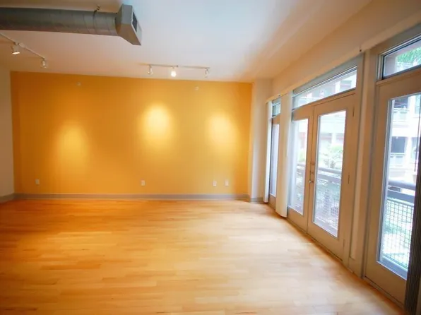 1901 Post Oak Blvd APT 2220, Houston, TX 77056