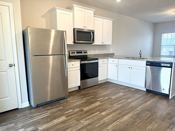 2nd image of 231 Chandler Ct #1