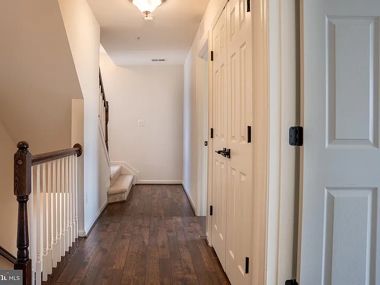 42243 Canary Grass Sq — Photo 35