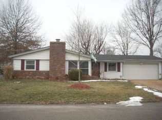 325 Breckenridge Dr, Belleville, IL 62221