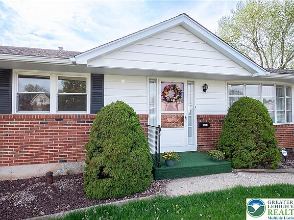 4th image of 1424 Oak Dr