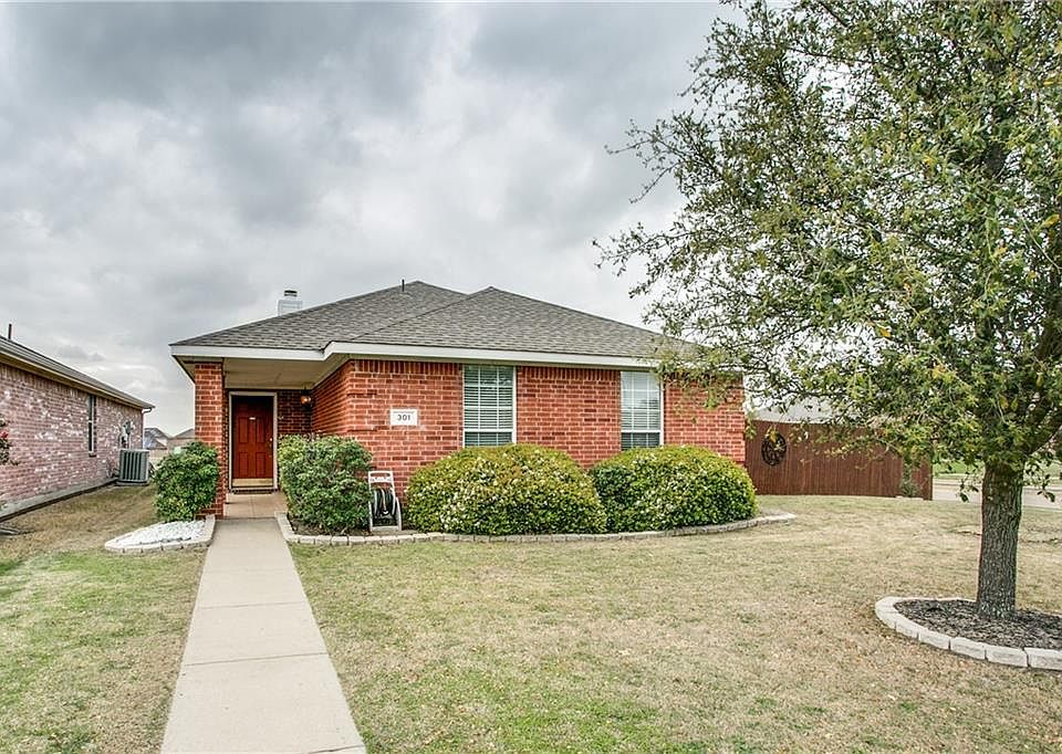 1st image of 301 Pemberton Dr