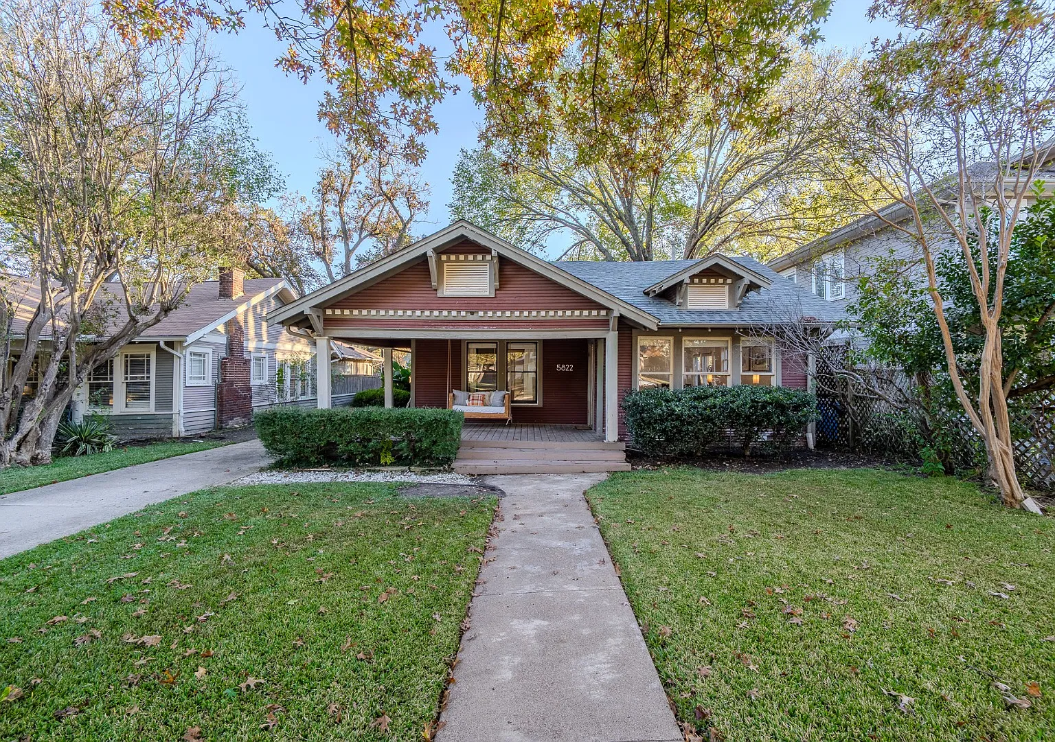 Updated Historically Charming Bungalow walking distance to Greenville Ave — Photo 1