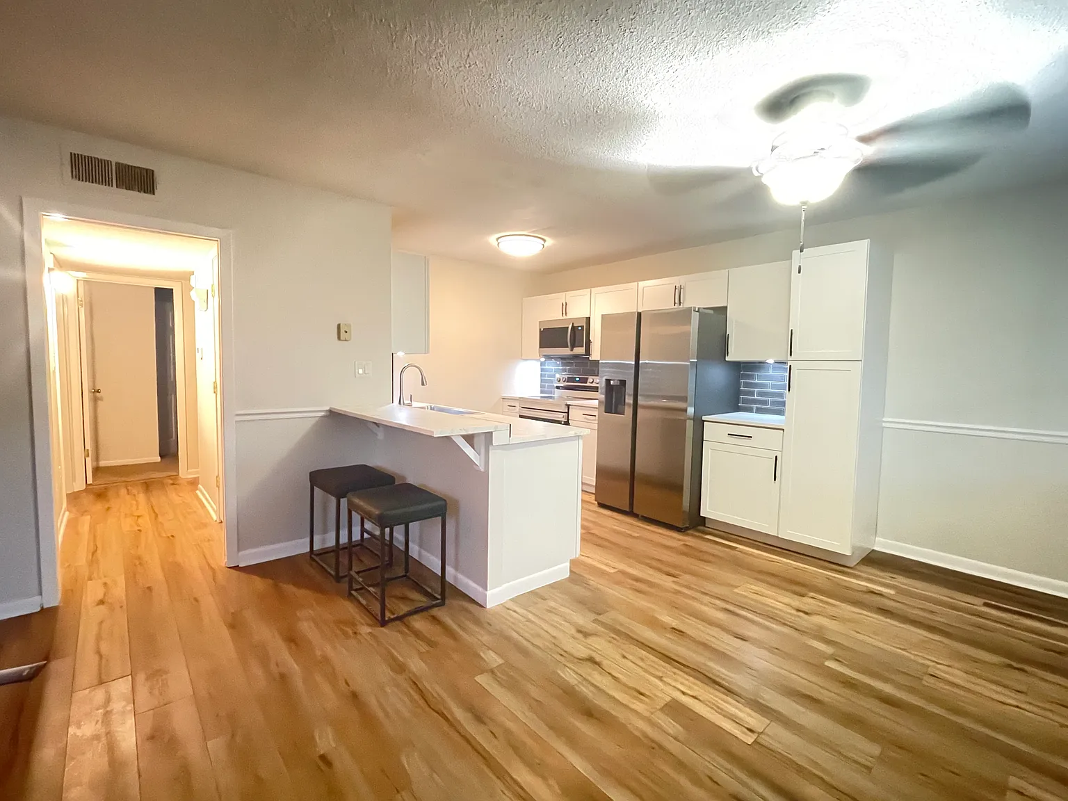 1100 Shoreline Dr — Photo 3